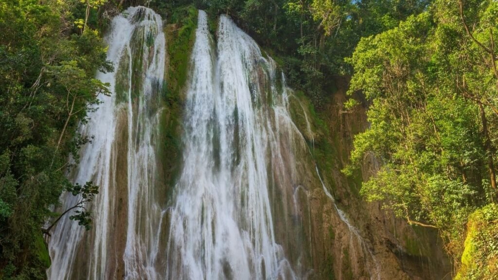 dominican-republic-salto-de-limon-waterfall
